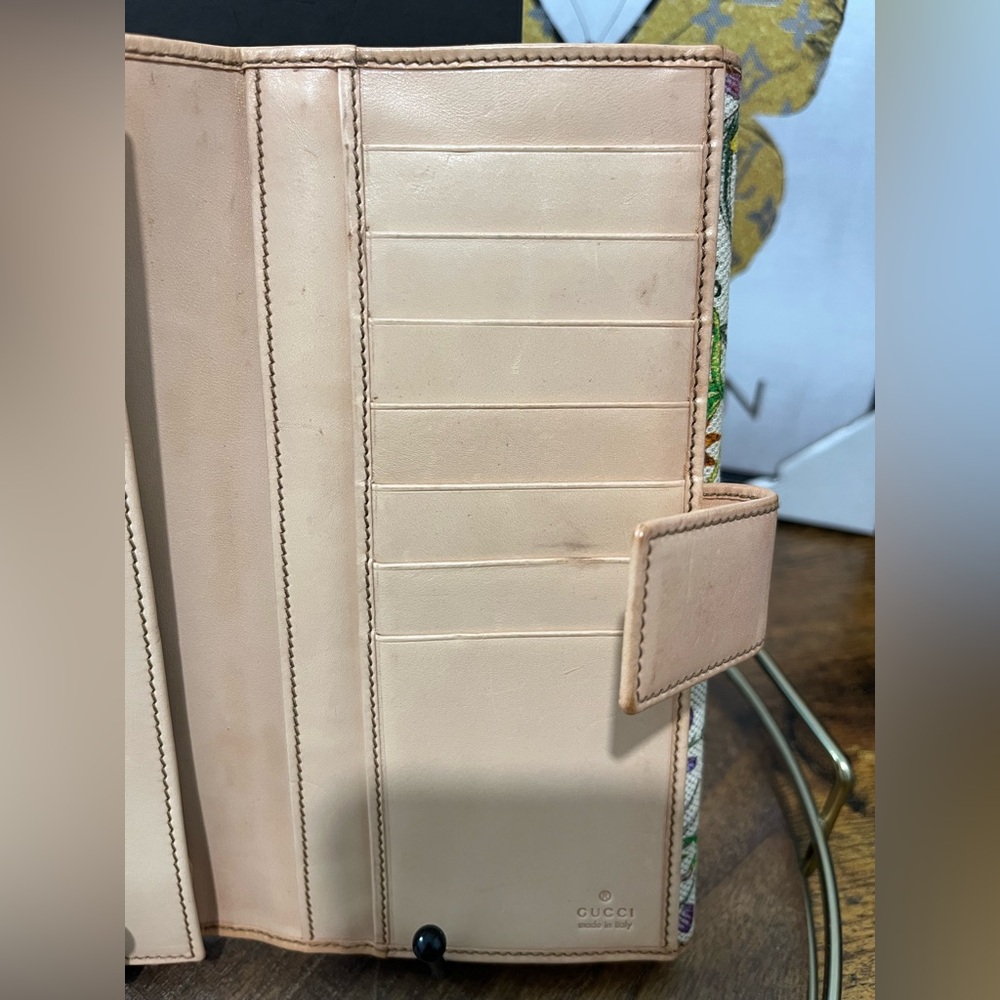 Gucci Floral Beige and Tan Wallet - Picture 6 of 9